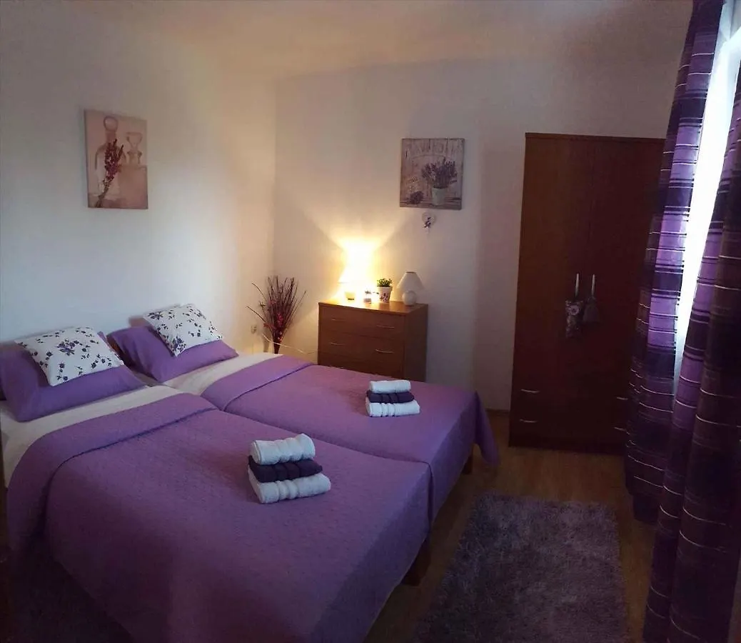 Apartment In Matulji 17036