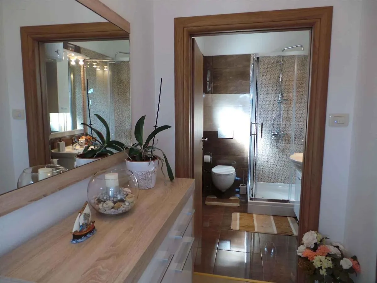 Apartment In Matulji 17036